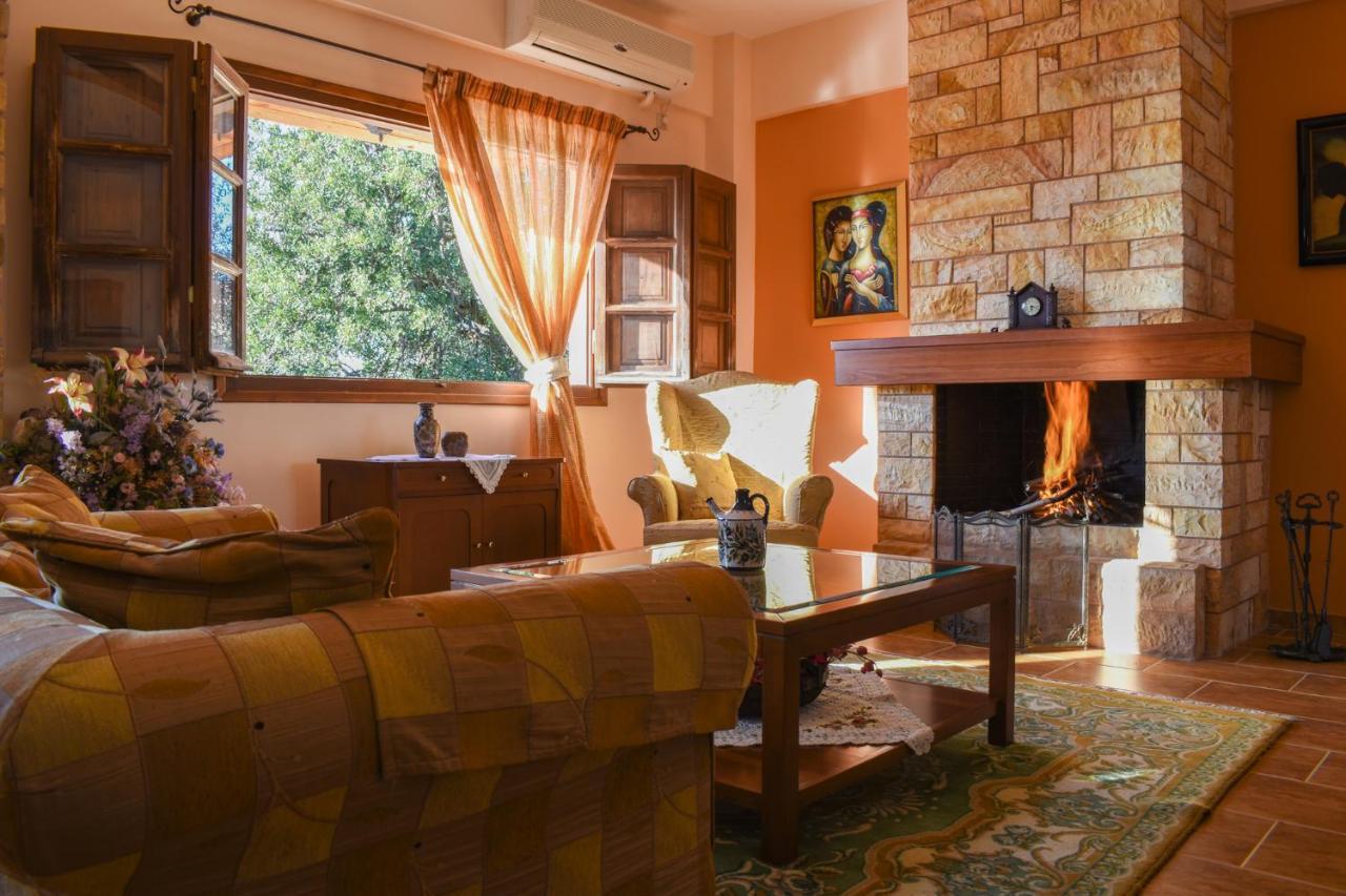 Amber Seaview Villa By The Olive Groves Каламата Екстериор снимка