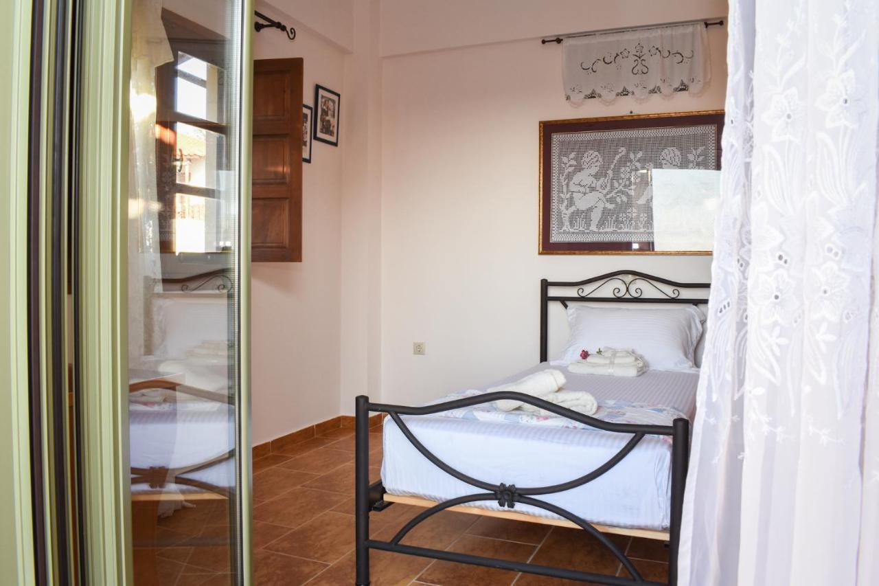 Amber Seaview Villa By The Olive Groves Каламата Екстериор снимка