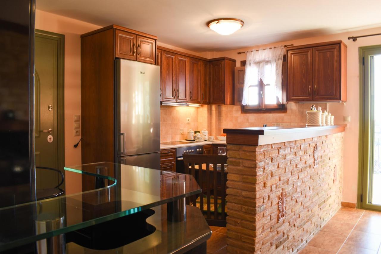 Amber Seaview Villa By The Olive Groves Каламата Екстериор снимка