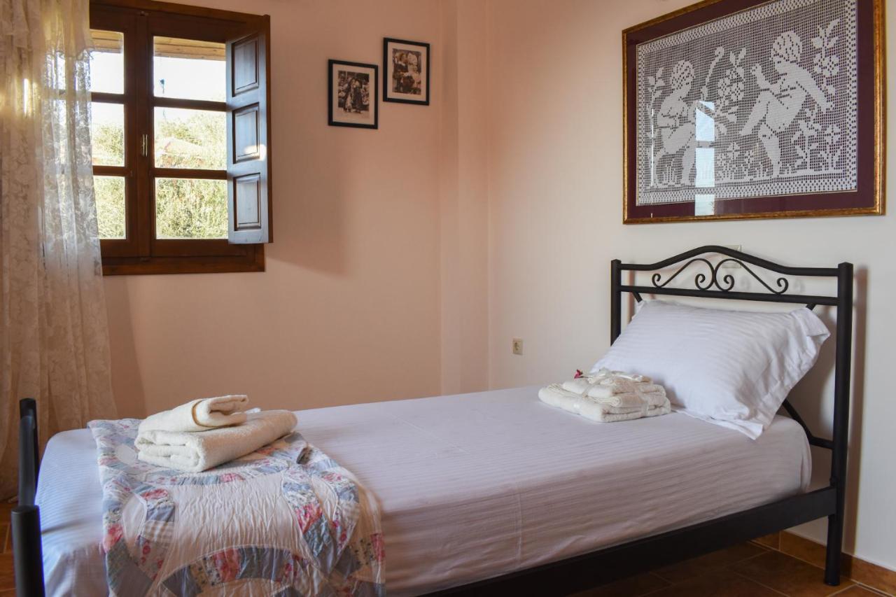Amber Seaview Villa By The Olive Groves Каламата Екстериор снимка